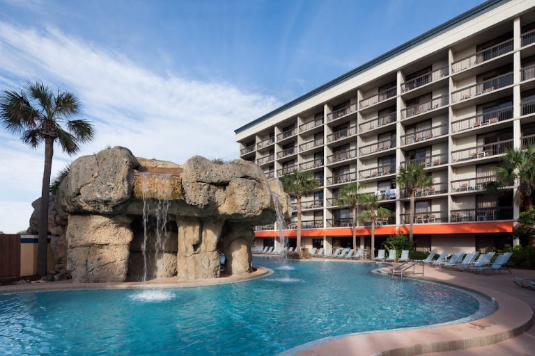 Hotels With Pools Near Jacksonville, FL (2023 Update)