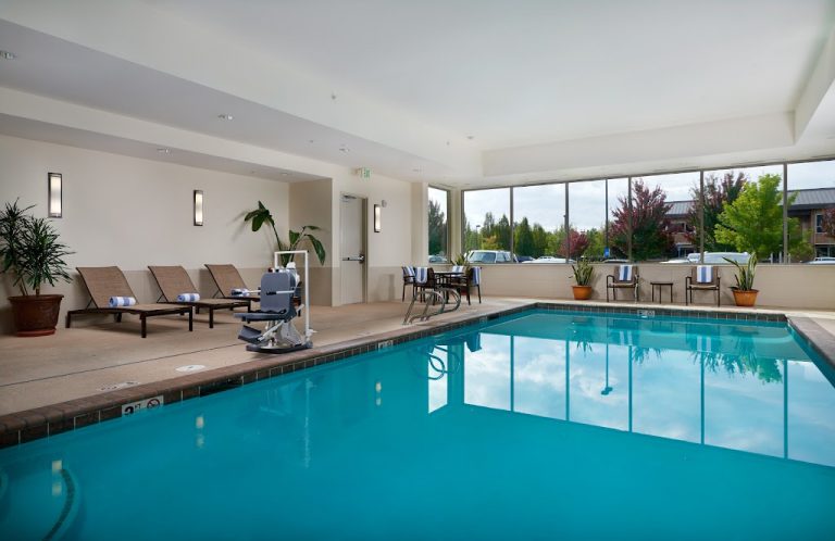 Hotels With Pools Near Salem, OR (2023 Update)