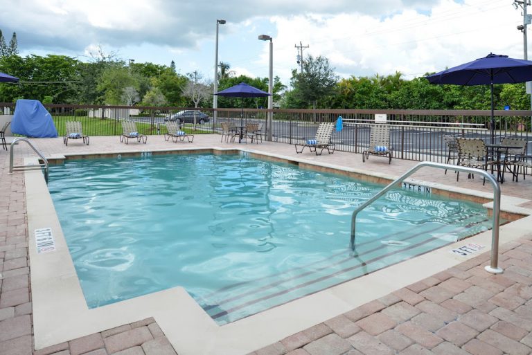 Hotels With Pools Near Cape Coral, FL (2023 Update)