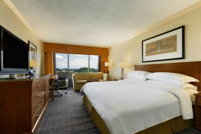 Best Hotel Rooms With Balcony or Private Terrace Near Knoxville, TN (2023 Update)