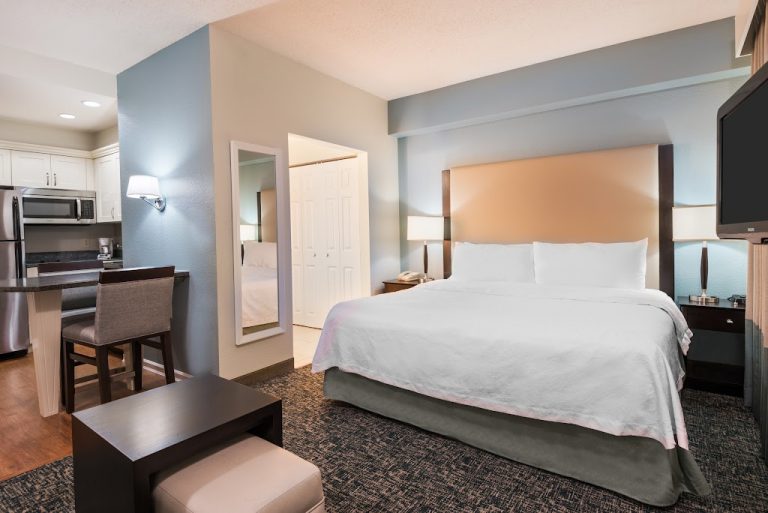 Romantic Hotels With Jacuzzi In Room Near Me In Bonita Springs, FL (2023 Update)