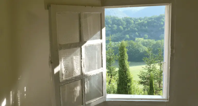 Do Hotel Windows Open? Exploring the Options for Fresh Air in Your Hotel Room