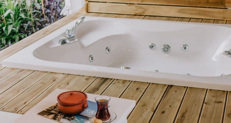 How to Clean a Hotel Jacuzzi Tub: A Comprehensive Guide