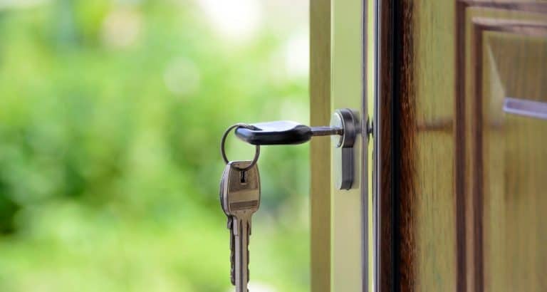 Can You Leave Hotel Keys in Room?