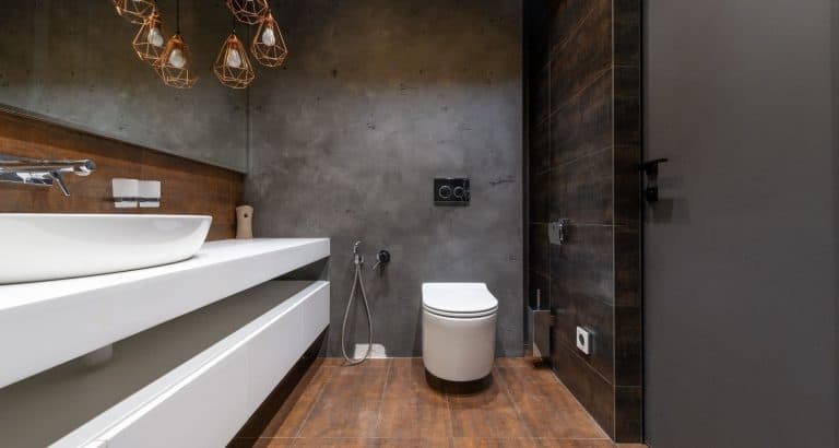 Do Hotels Allow Public Use of Lobby Restrooms?